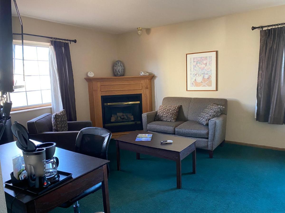 Heritage Inn Hotel Watertown Esterno foto