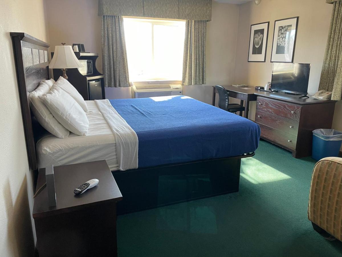 Heritage Inn Hotel Watertown Esterno foto