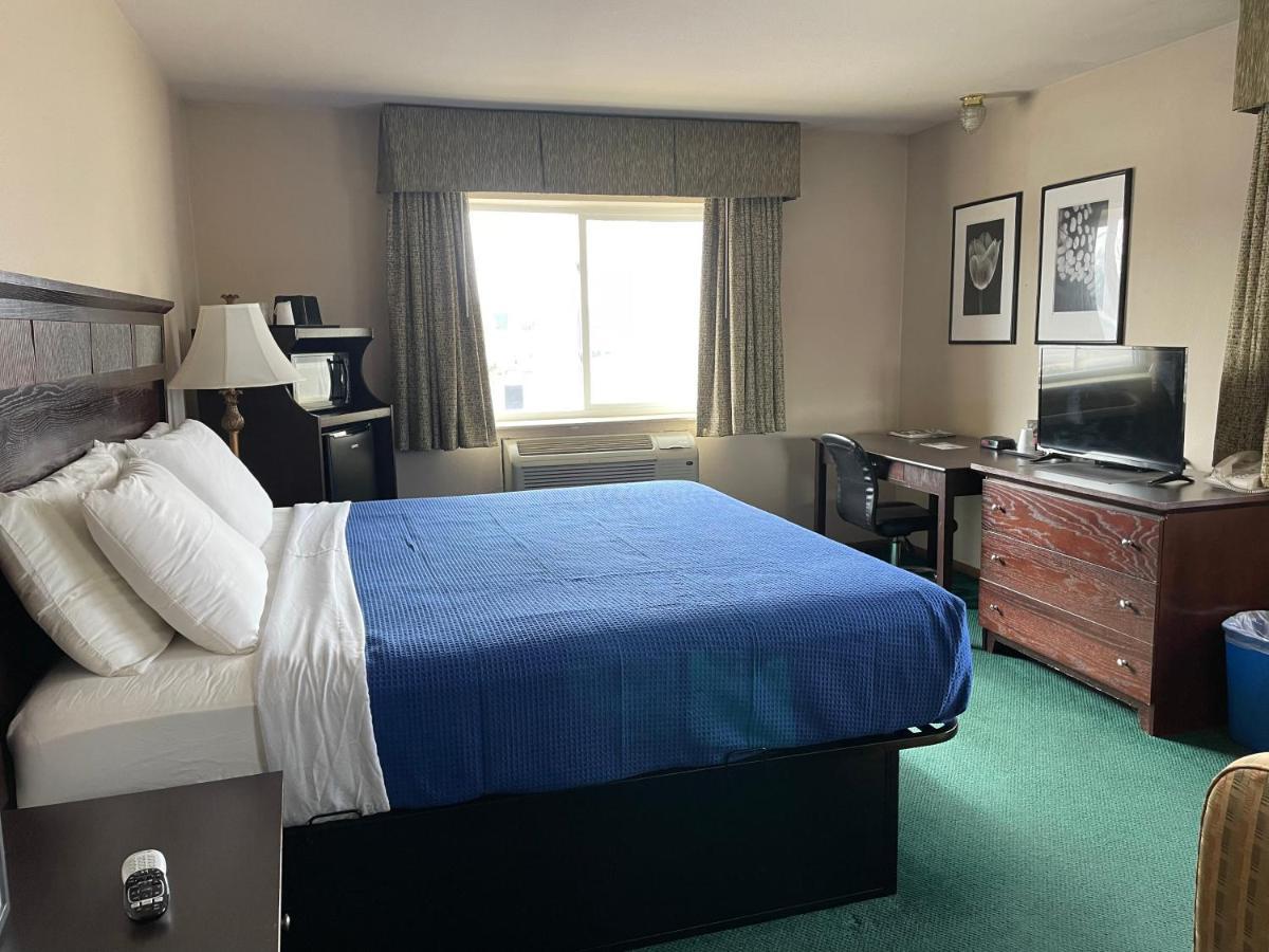 Heritage Inn Hotel Watertown Esterno foto