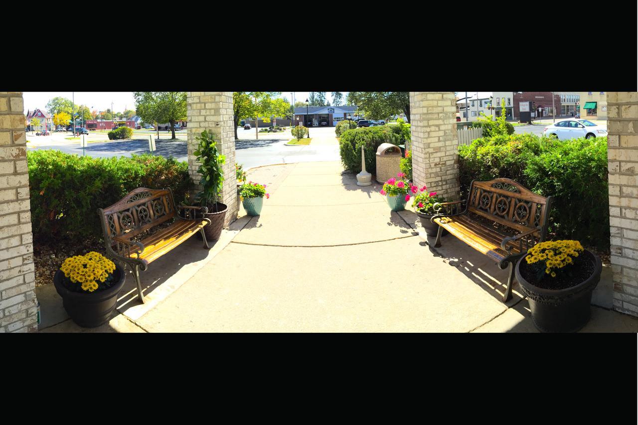 Heritage Inn Hotel Watertown Esterno foto