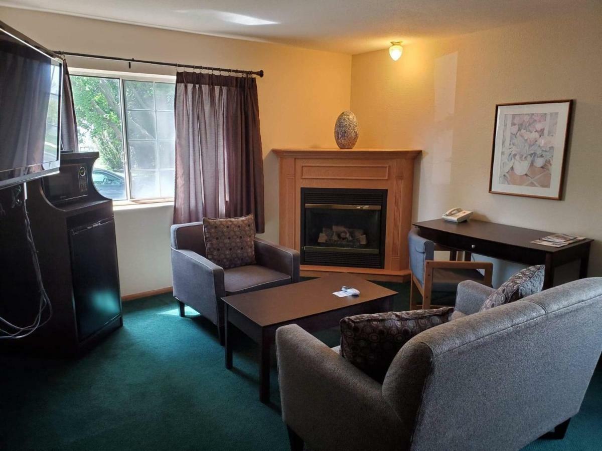 Heritage Inn Hotel Watertown Esterno foto